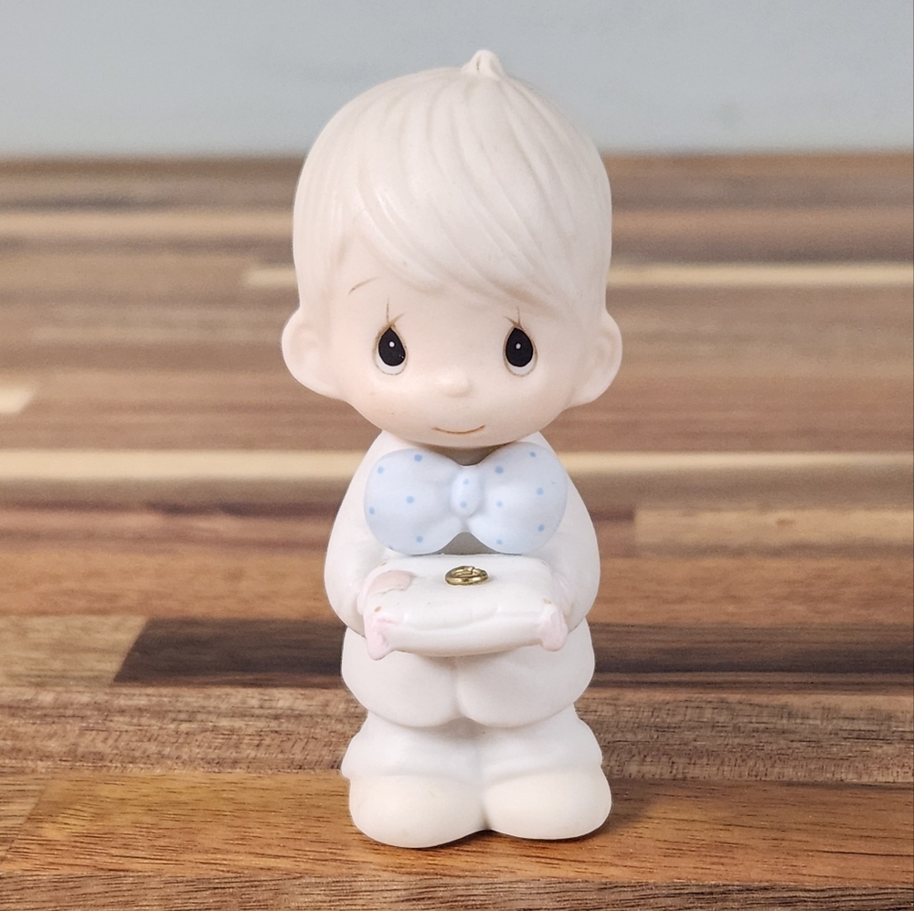1983 Precious Moments Ring Bearer
